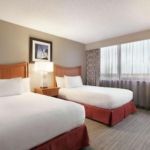 Corner Two-Room Suite Two Double Beds Sofa Bed